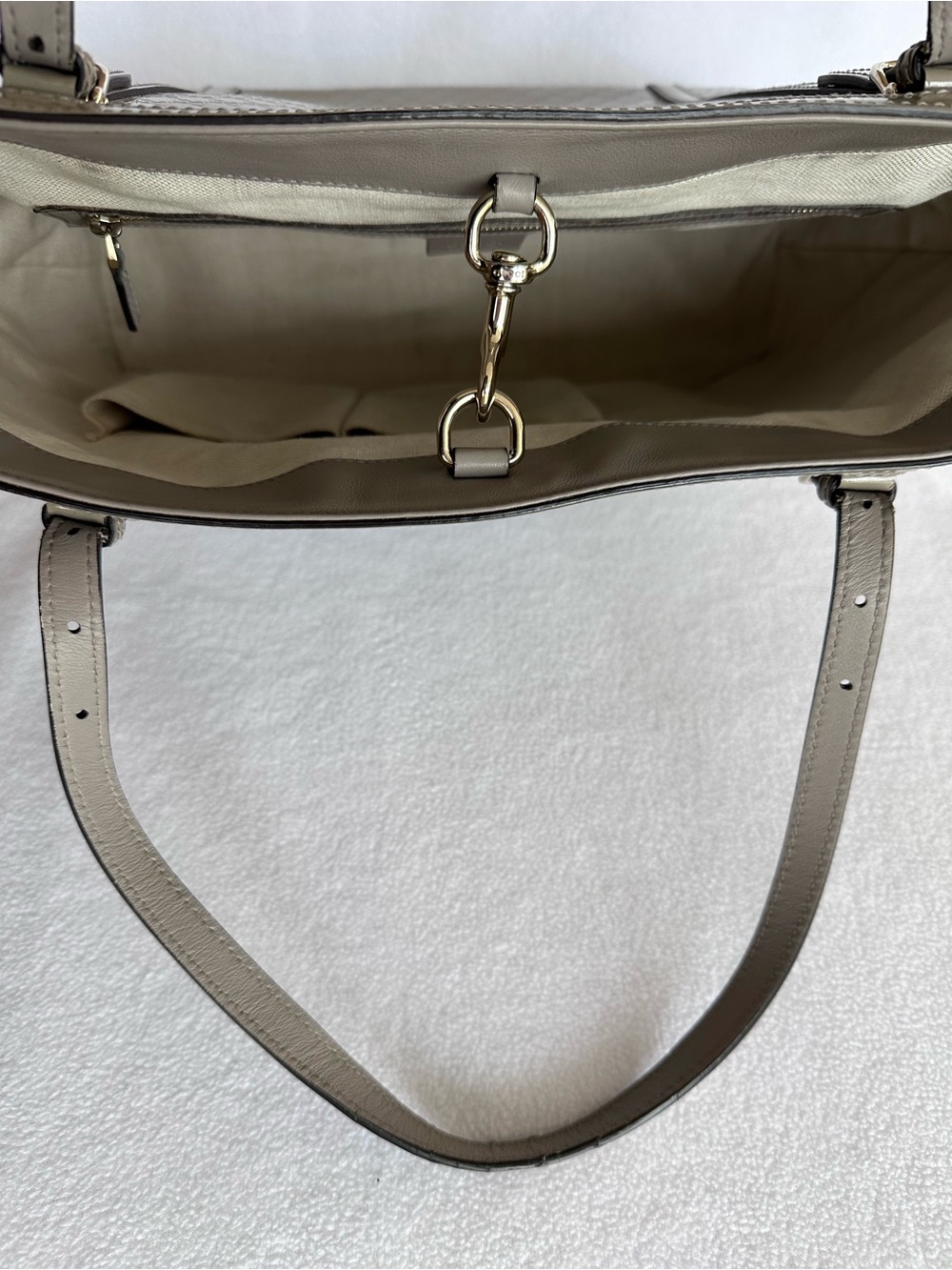 Gucci Patent Monogram Tote in Taupe - Picture 4 of 8